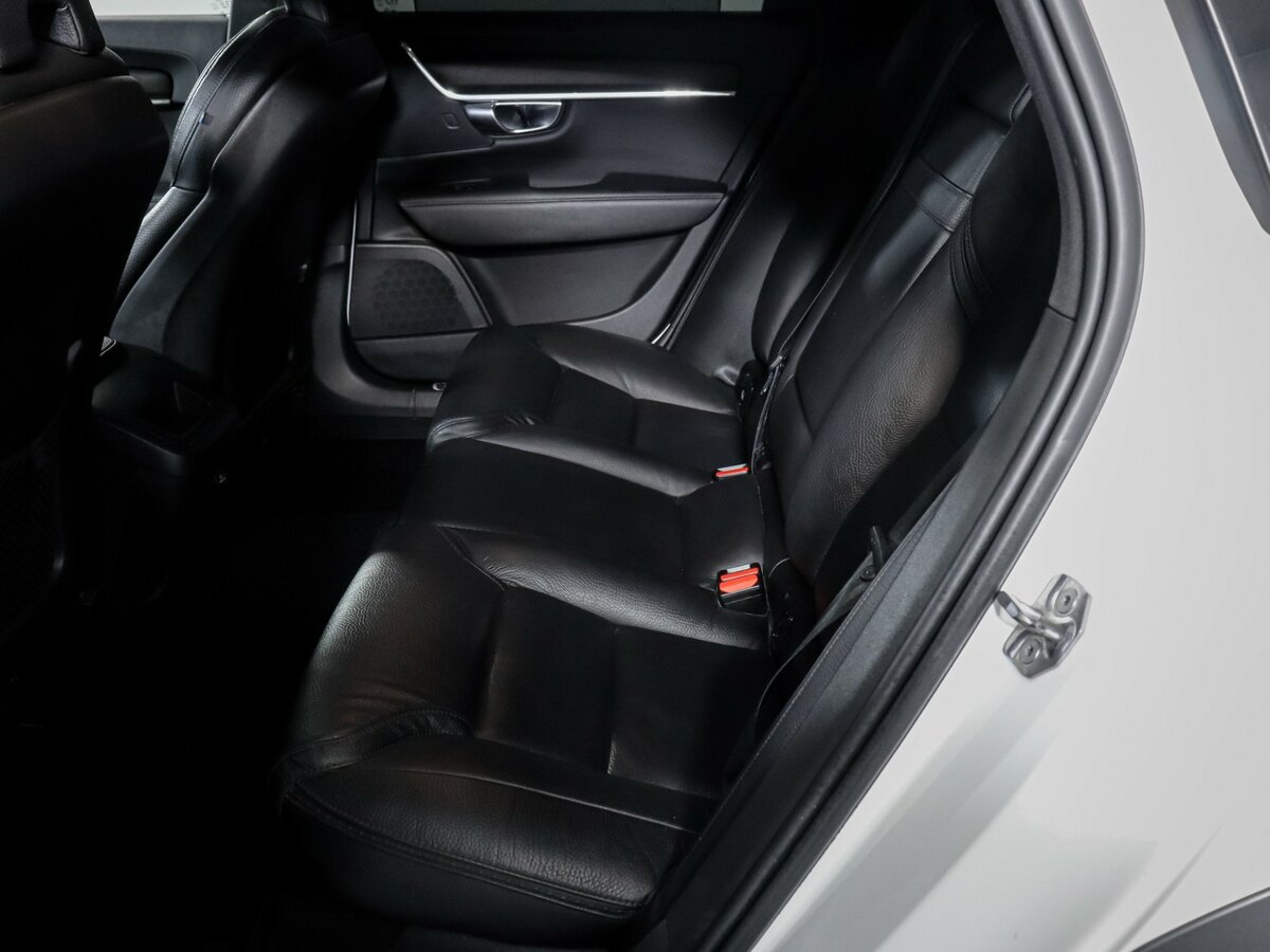 Купить Volvo V90 Cross Country с пробегом. Фото: #9