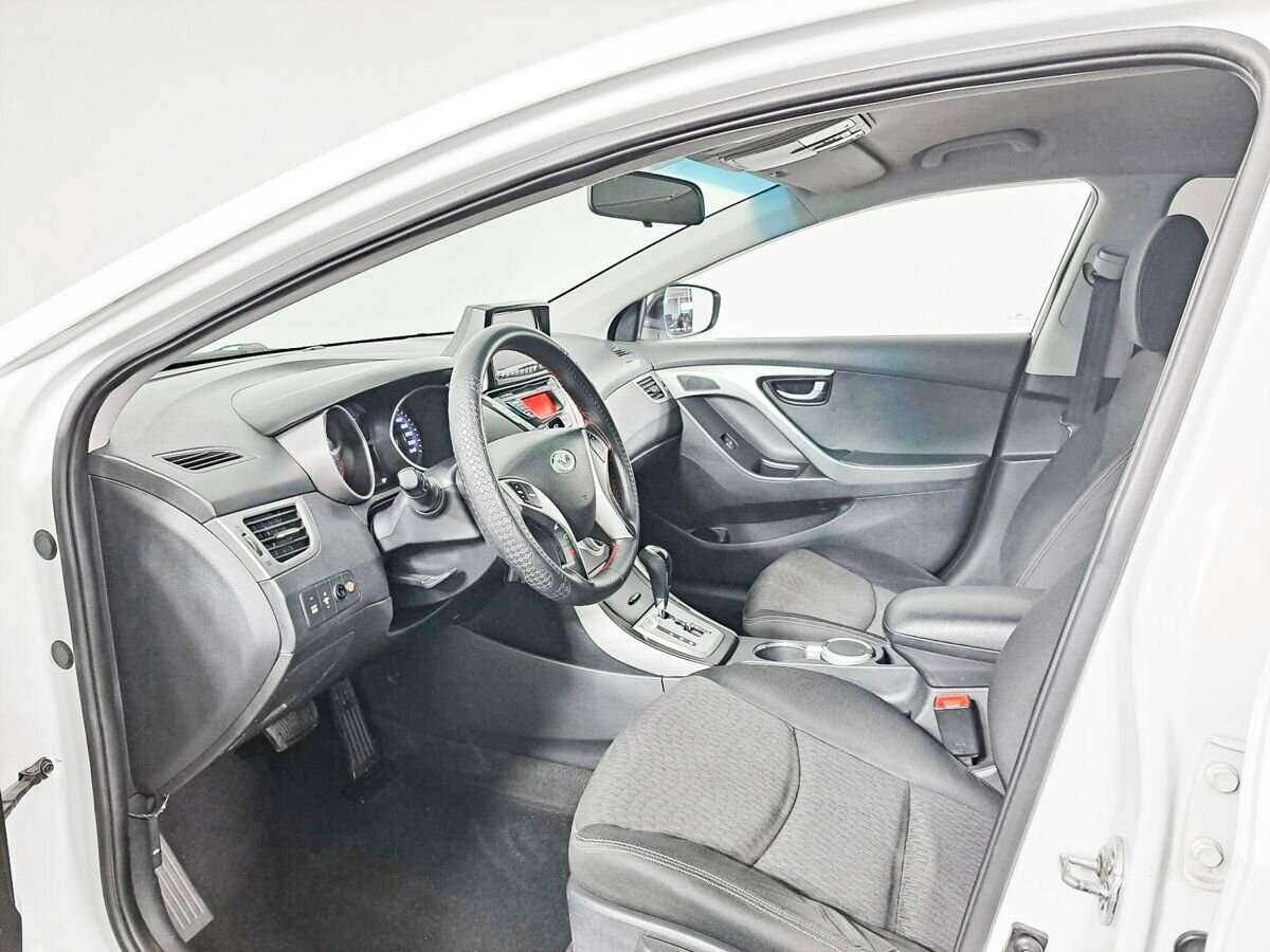 Купить Hyundai Avante с пробегом. Фото: #11