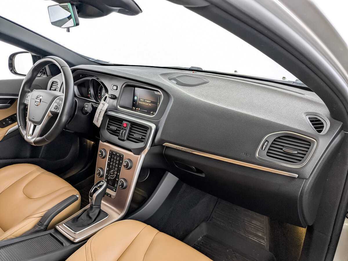 Купить Volvo V40 с пробегом. Фото: #10