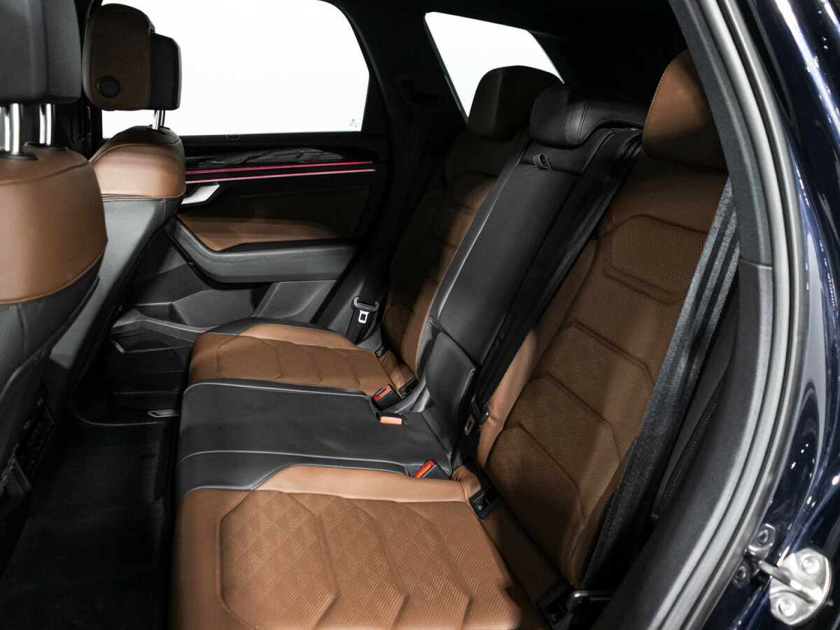 Купить Volkswagen Touareg с пробегом. Фото: #9