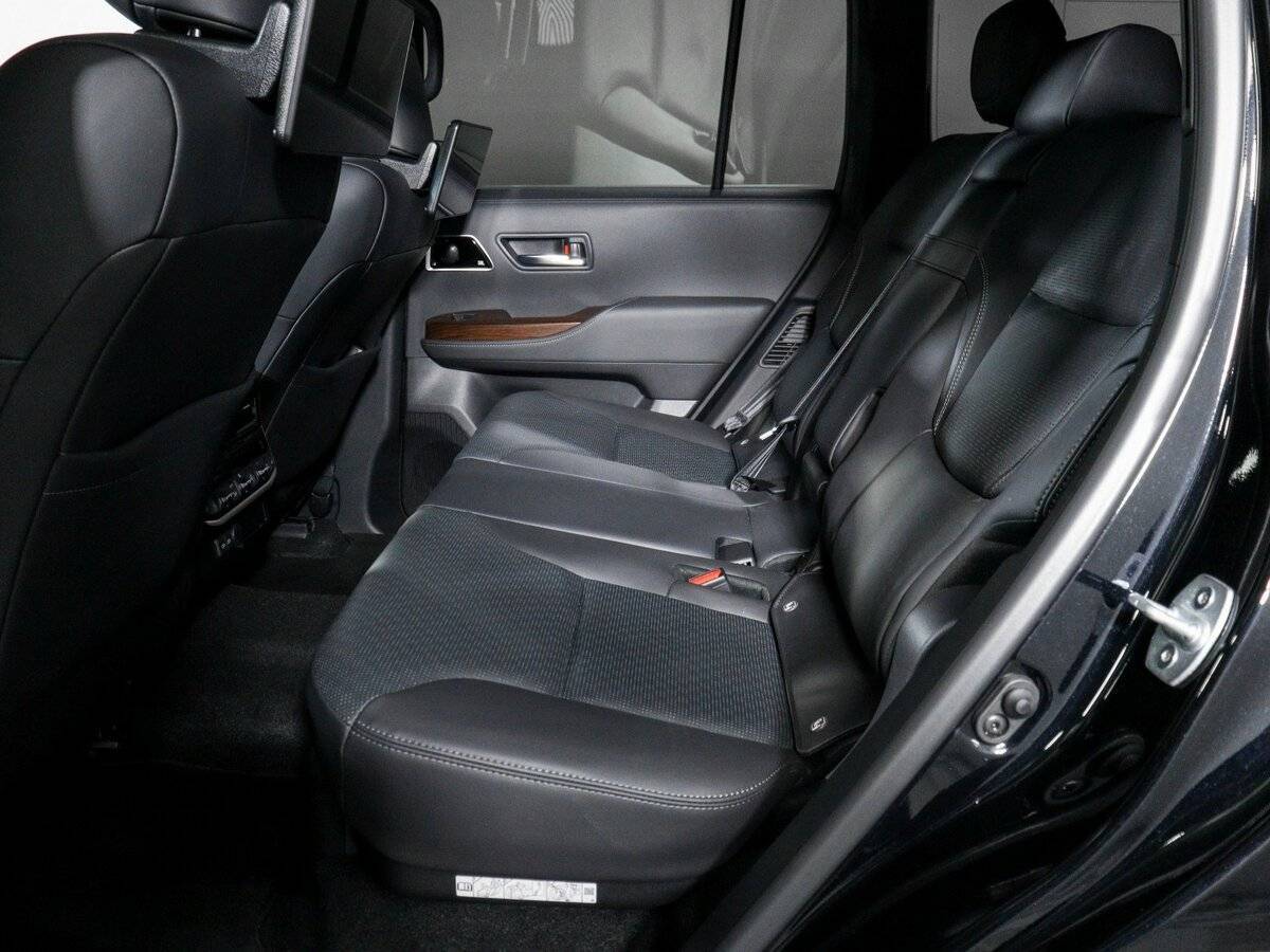 Купить Toyota Land Cruiser с пробегом. Фото: #6