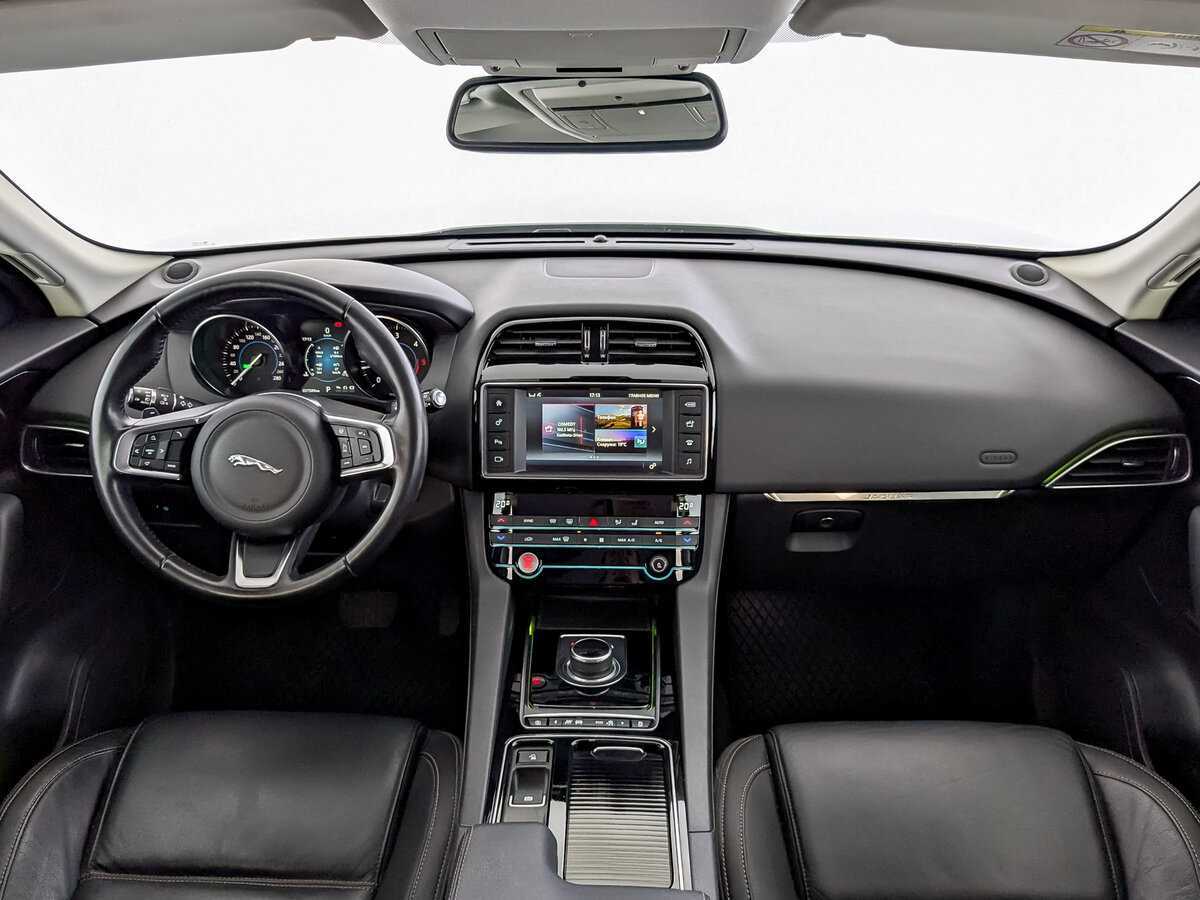 Купить Jaguar F-Pace с пробегом. Фото: #13