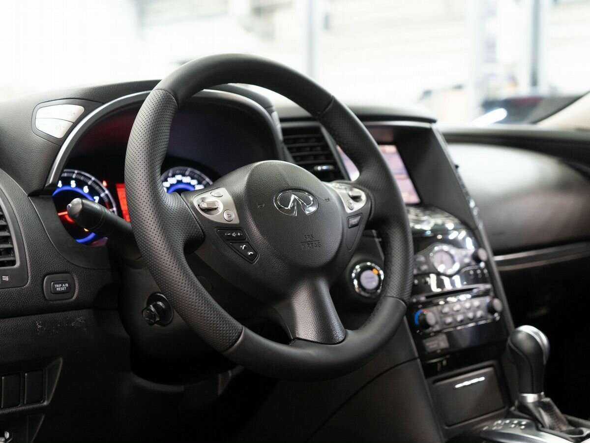 Купить Infiniti FX с пробегом. Фото: #3