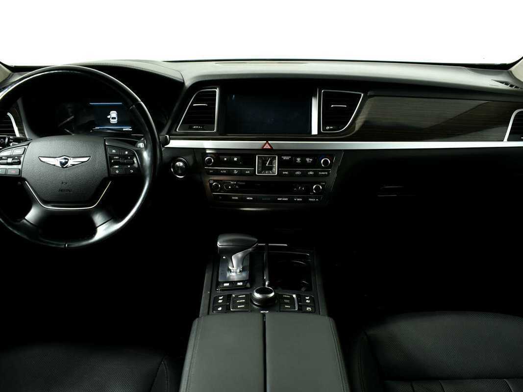 Купить Genesis G80 с пробегом. Фото: #10