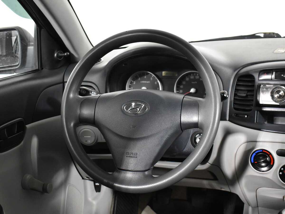 Купить Hyundai Verna с пробегом. Фото: #8