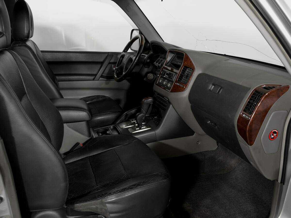 Купить Mitsubishi Pajero с пробегом. Фото: #8