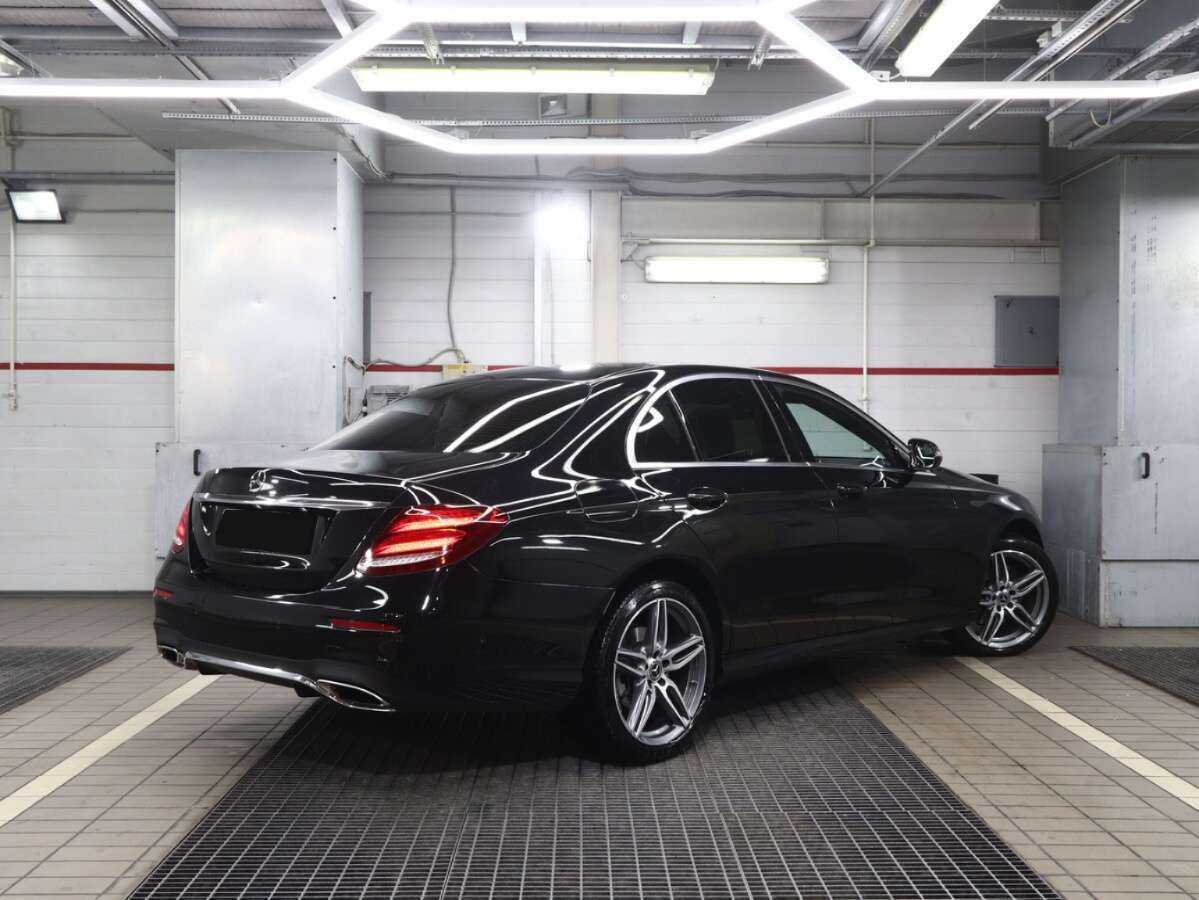 Купить Mercedes-Benz E-Класс с пробегом. Фото: #2