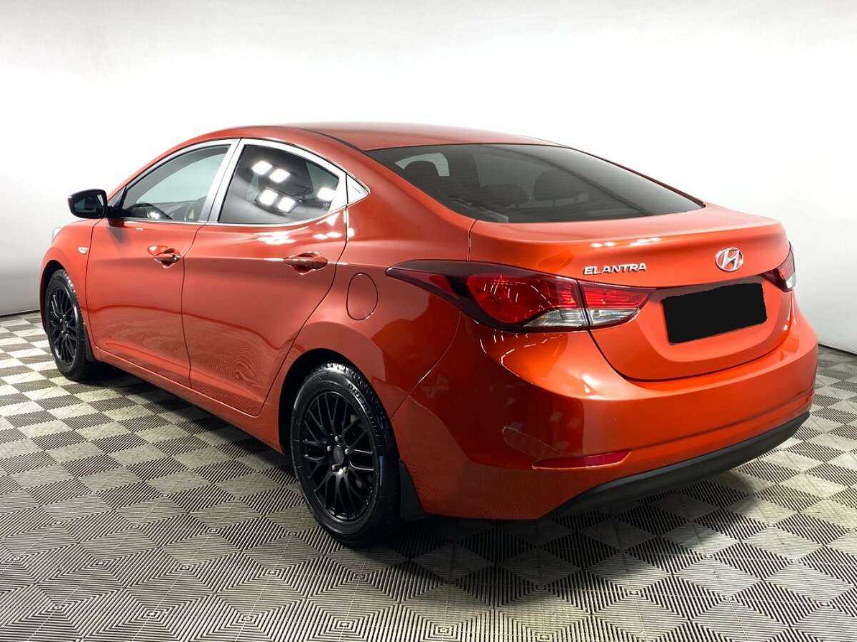 Купить Hyundai Elantra с пробегом. Фото: #4