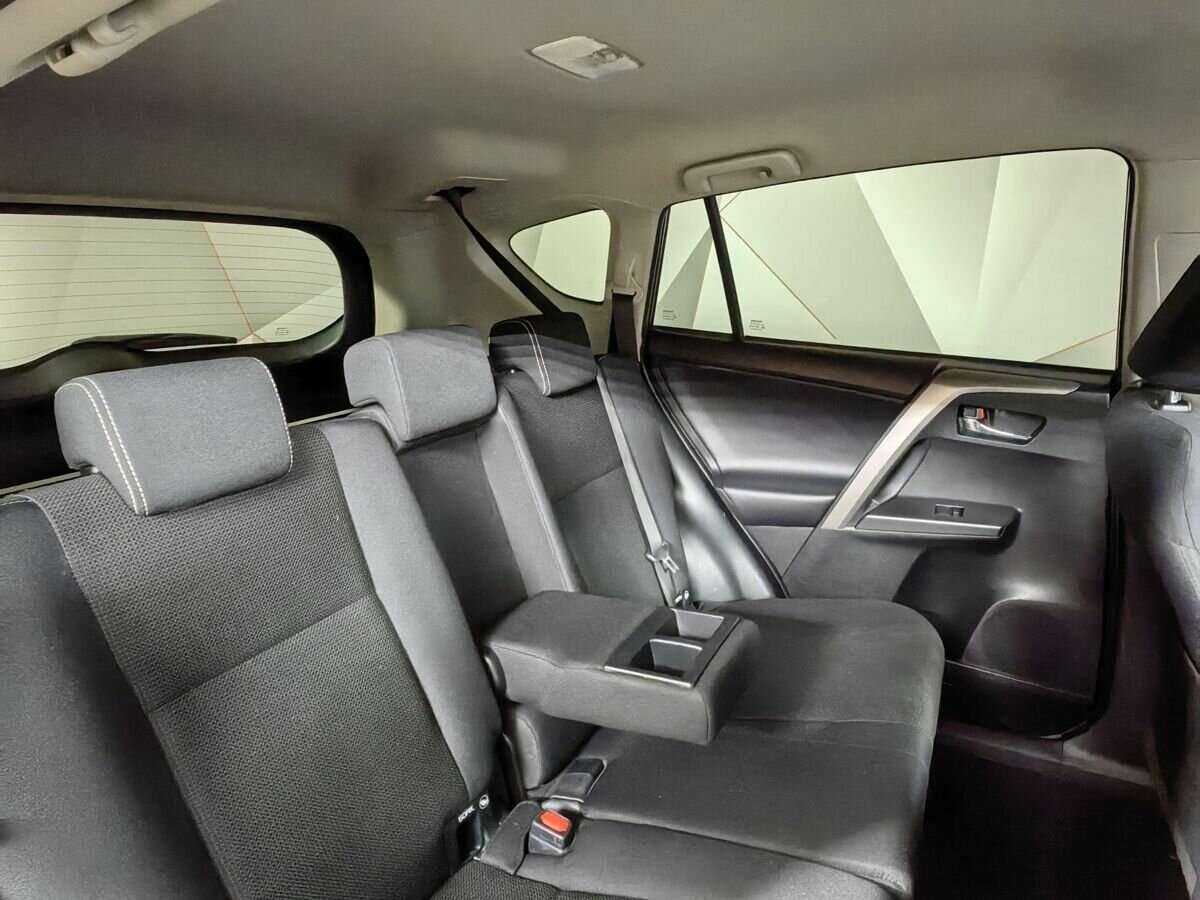 Купить Toyota RAV4 с пробегом. Фото: #12