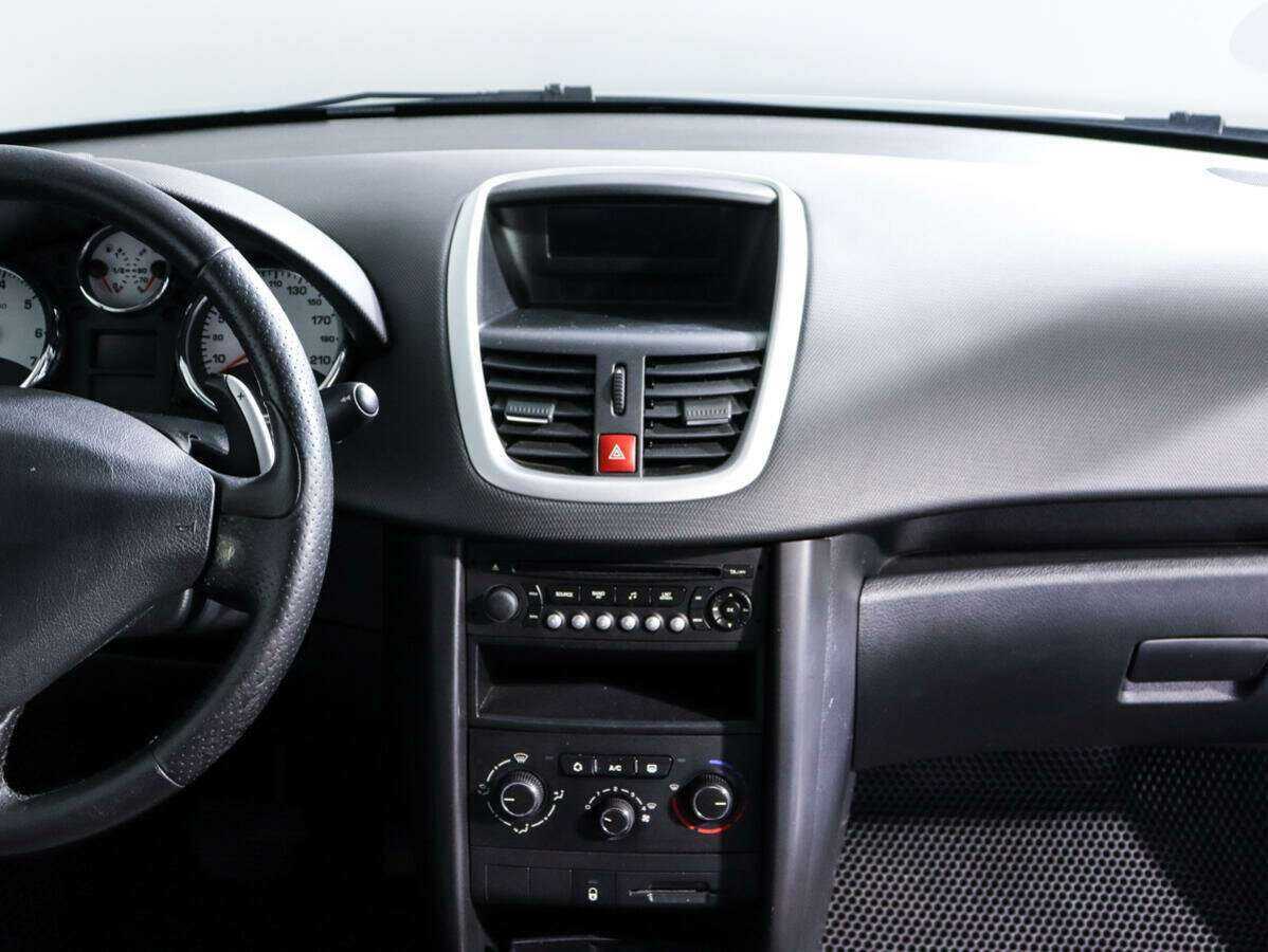 Купить Peugeot 207 с пробегом. Фото: #10