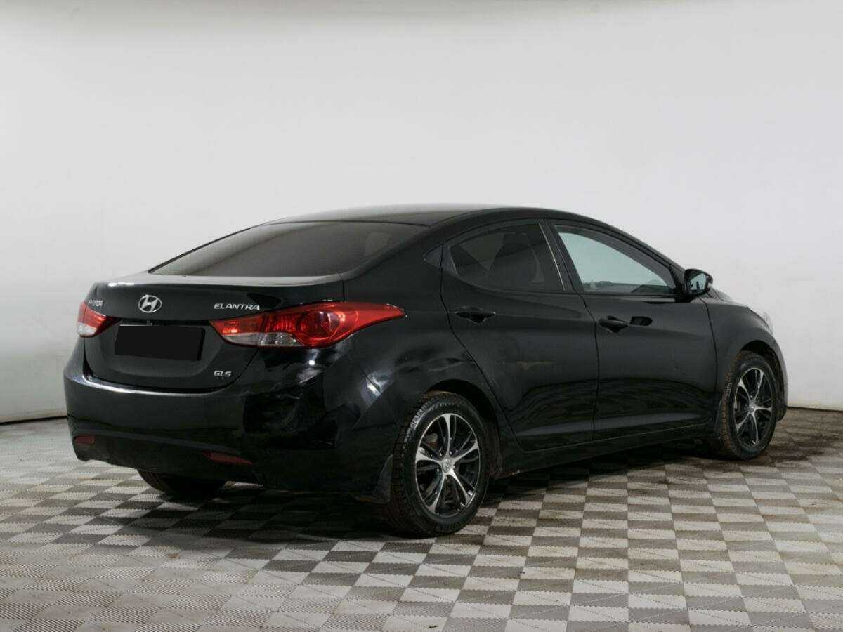 Купить Hyundai Elantra с пробегом. Фото: #4