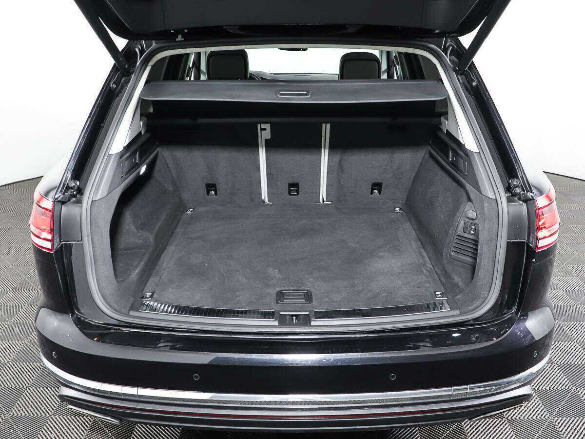 Купить Volkswagen Touareg с пробегом. Фото: #8