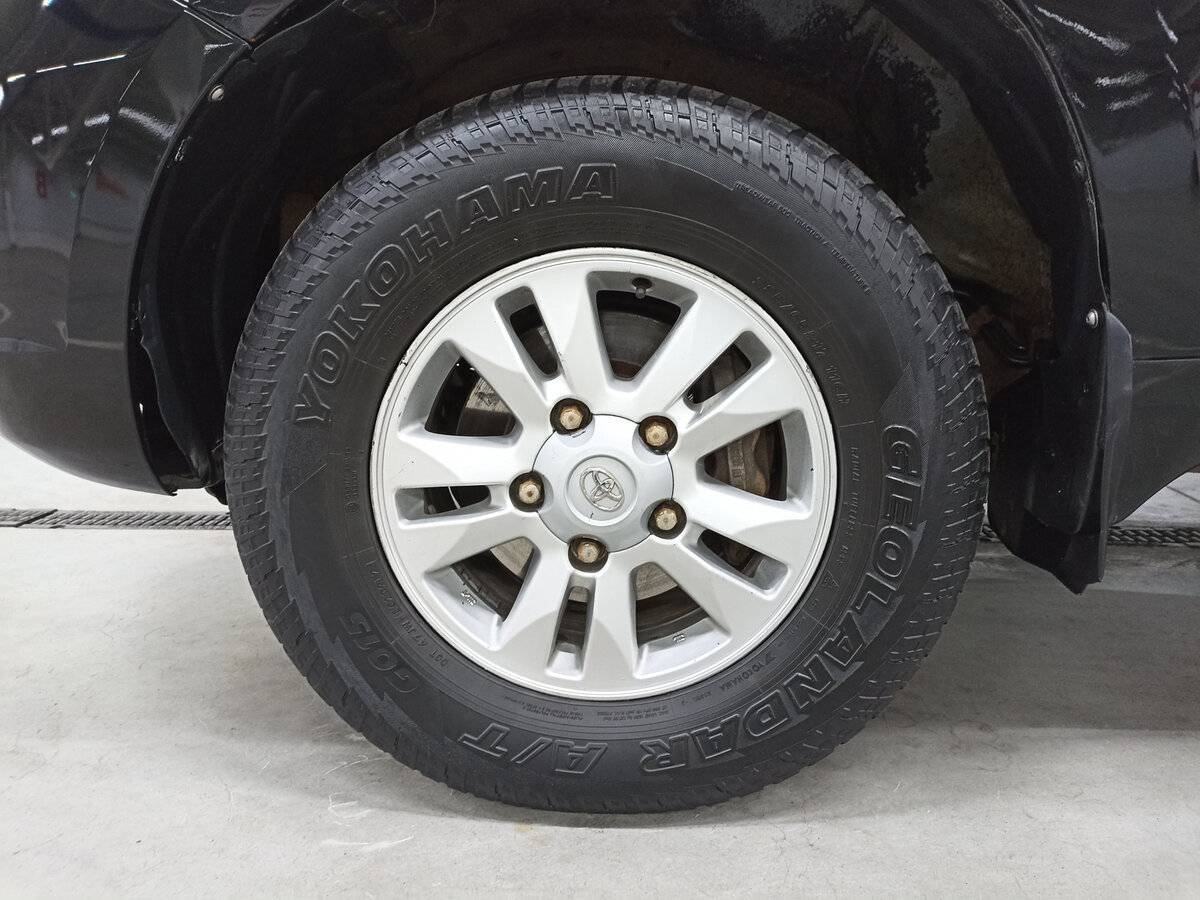 Купить Toyota Land Cruiser с пробегом. Фото: #17