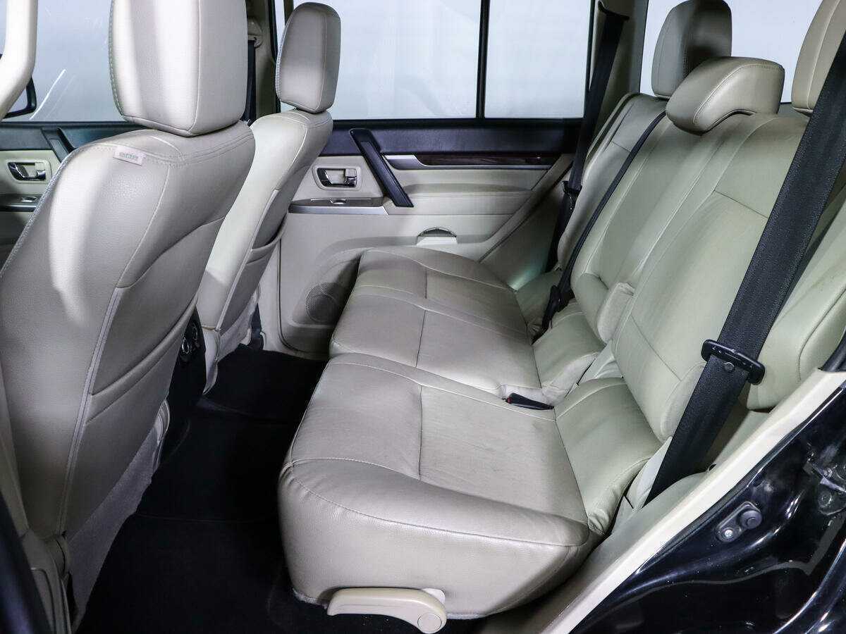 Купить Mitsubishi Pajero с пробегом. Фото: #6