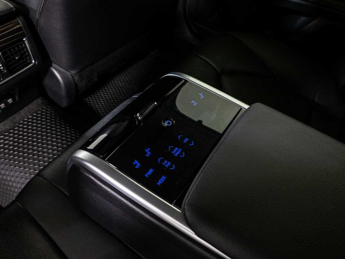 Купить Toyota Camry с пробегом. Фото: #17