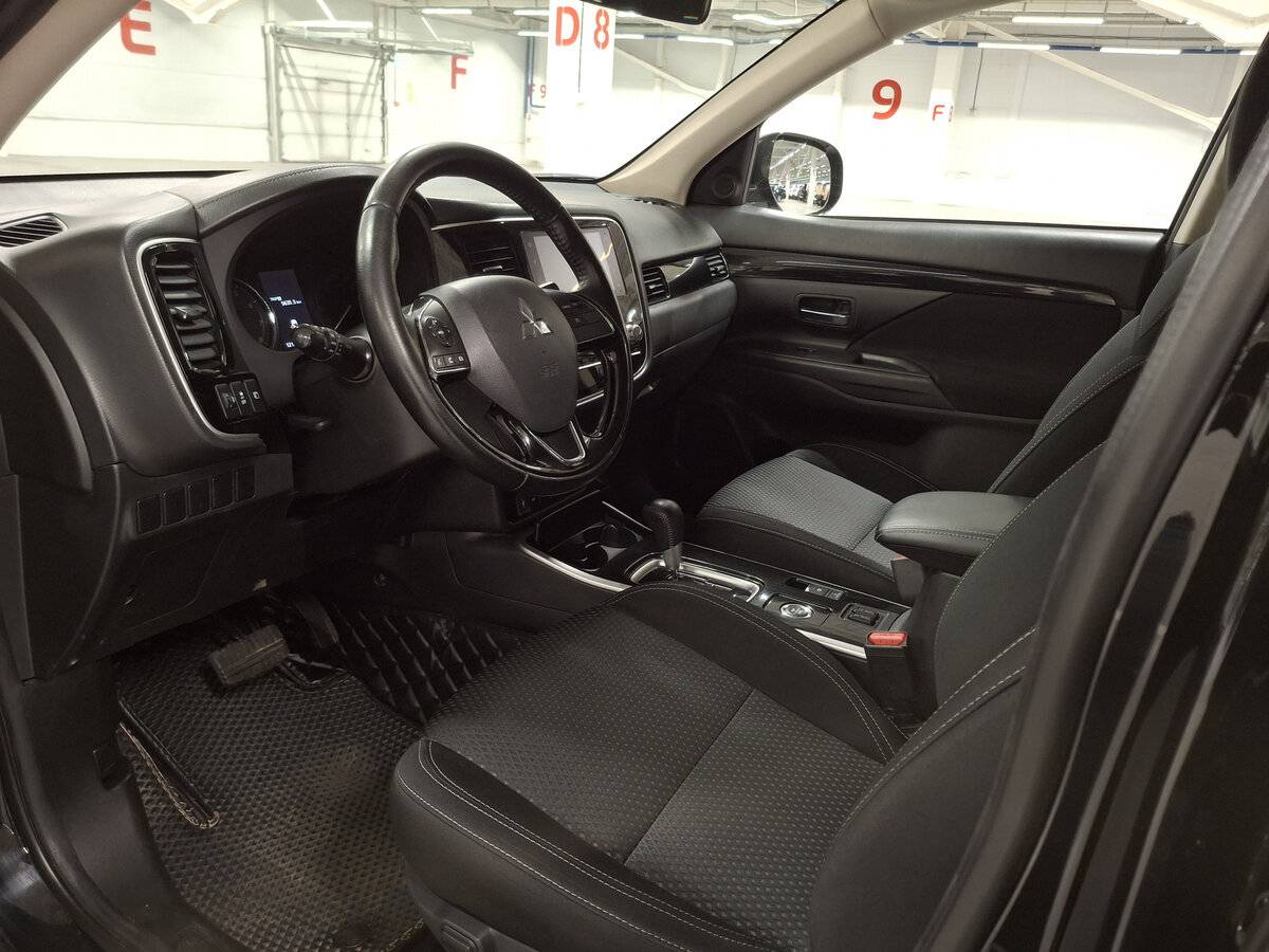 Купить Mitsubishi Outlander с пробегом. Фото: #15