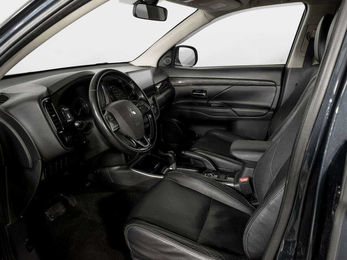 Купить Mitsubishi Outlander с пробегом. Фото: #13