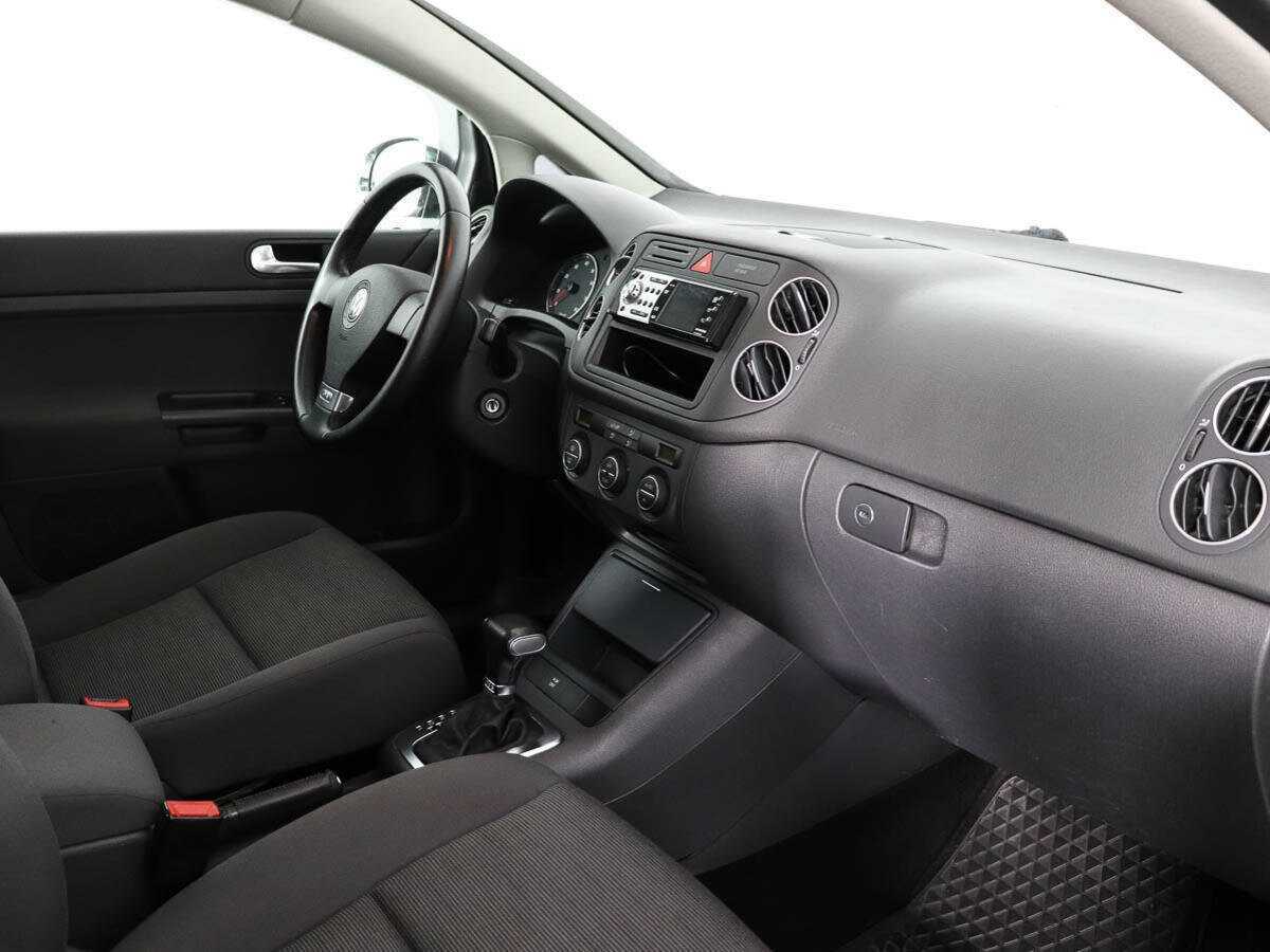 Купить Volkswagen Golf Plus с пробегом. Фото: #8