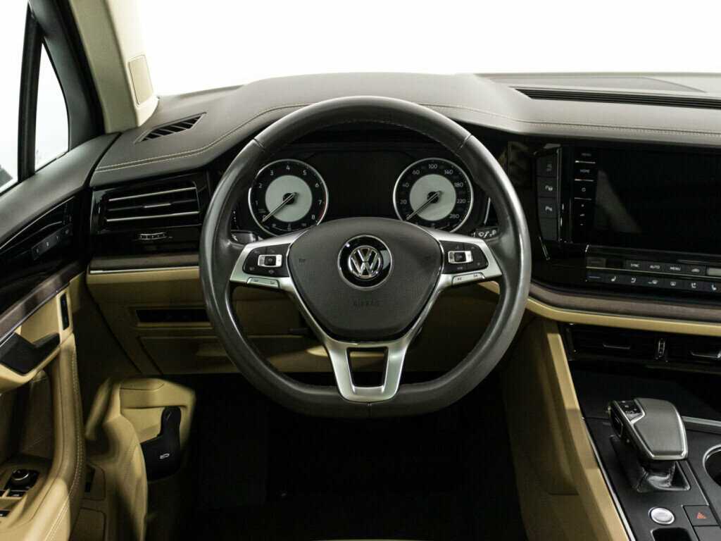 Купить Volkswagen Touareg с пробегом. Фото: #25
