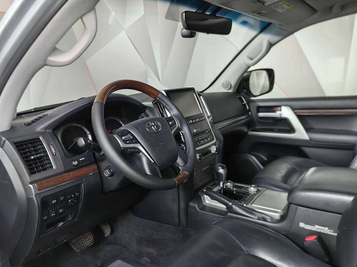 Купить Toyota Land Cruiser с пробегом. Фото: #13