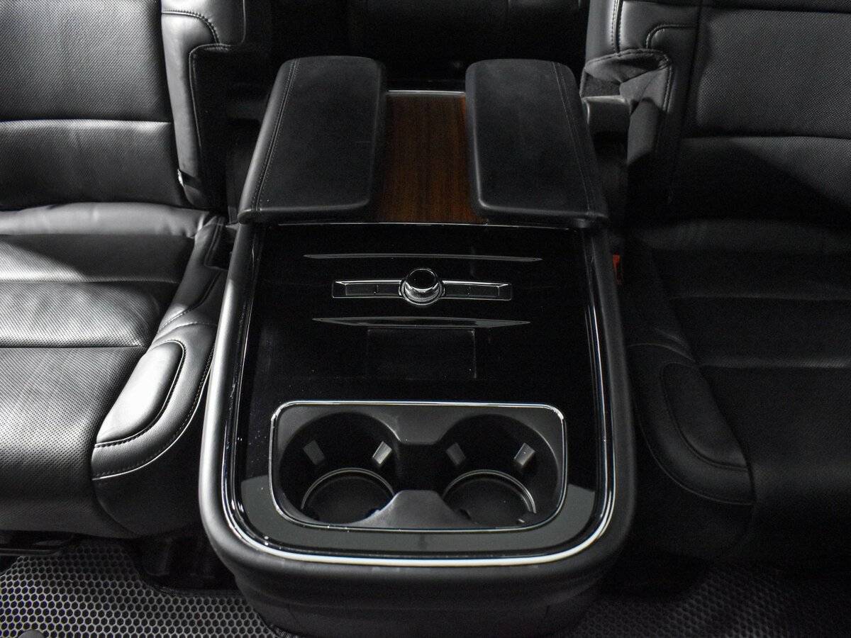 Купить Lincoln Navigator с пробегом. Фото: #16