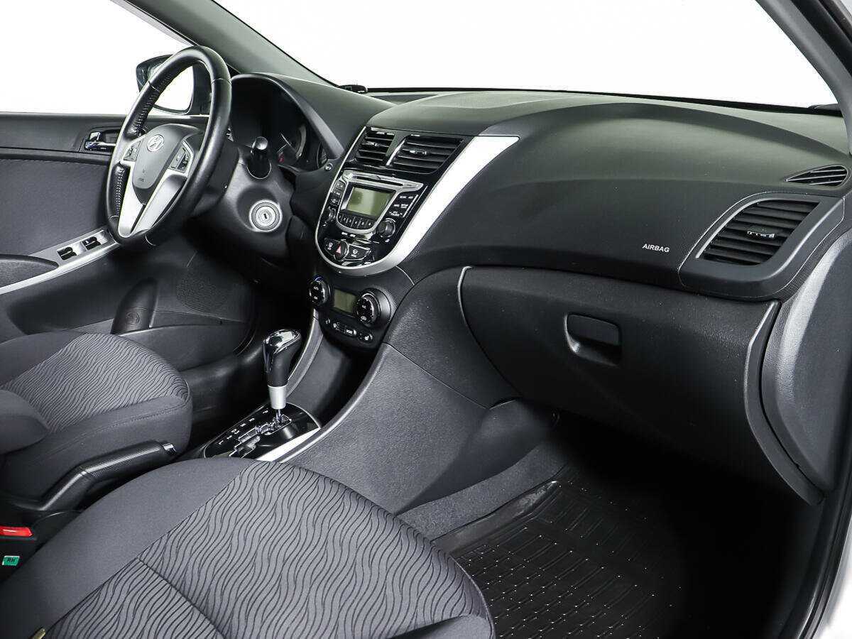 Купить Hyundai Solaris с пробегом. Фото: #10