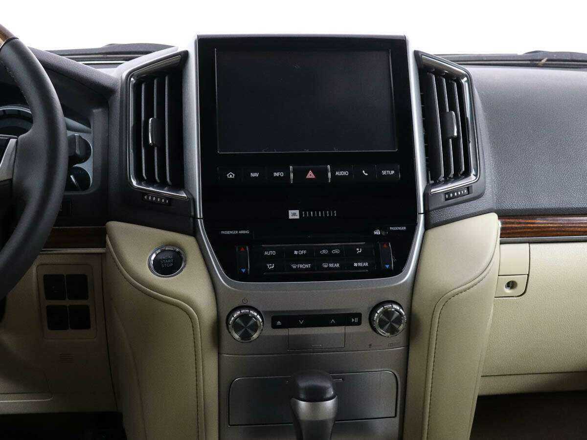 Купить Toyota Land Cruiser с пробегом. Фото: #8