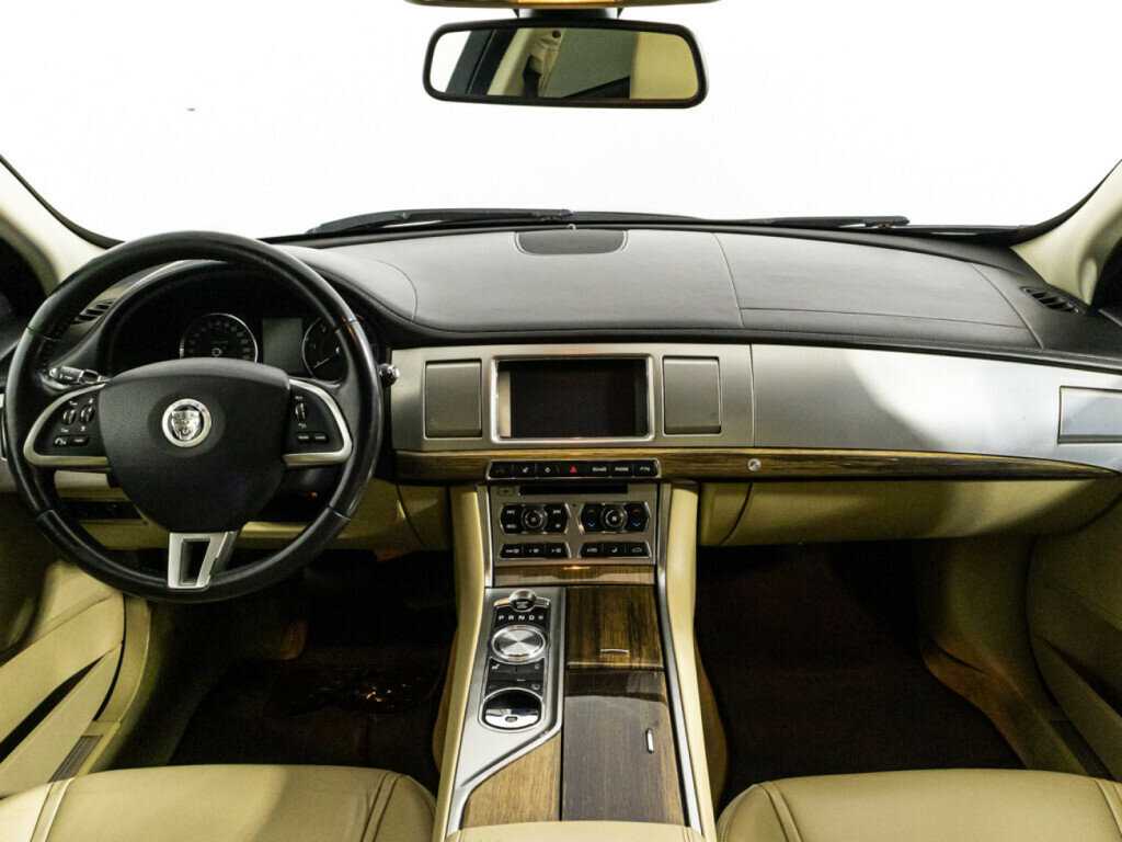 Купить Jaguar XF с пробегом. Фото: #12