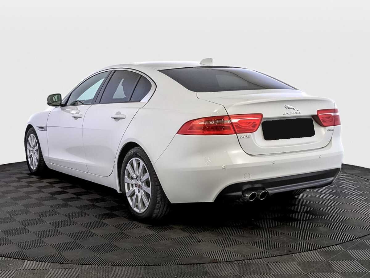 Купить Jaguar XE с пробегом. Фото: #6
