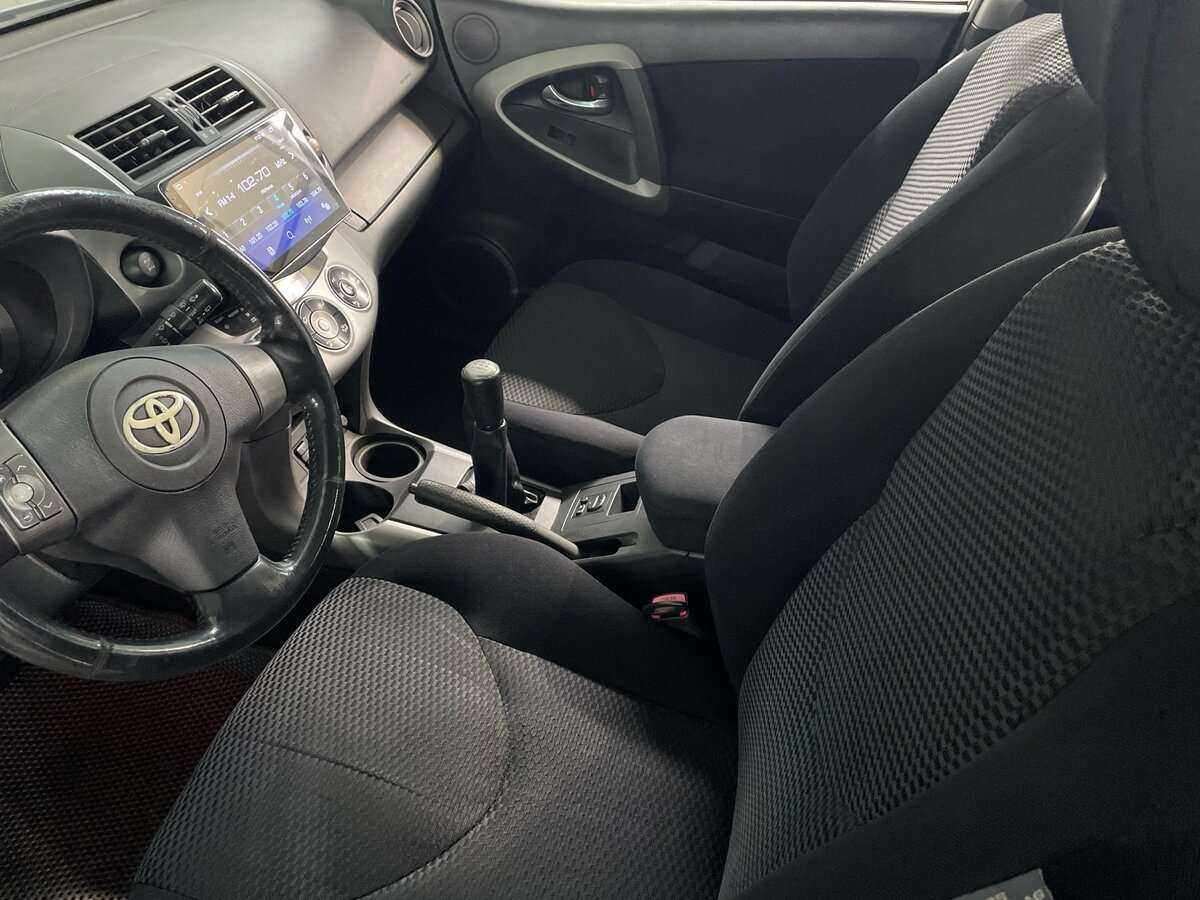 Купить Toyota RAV4 с пробегом. Фото: #9