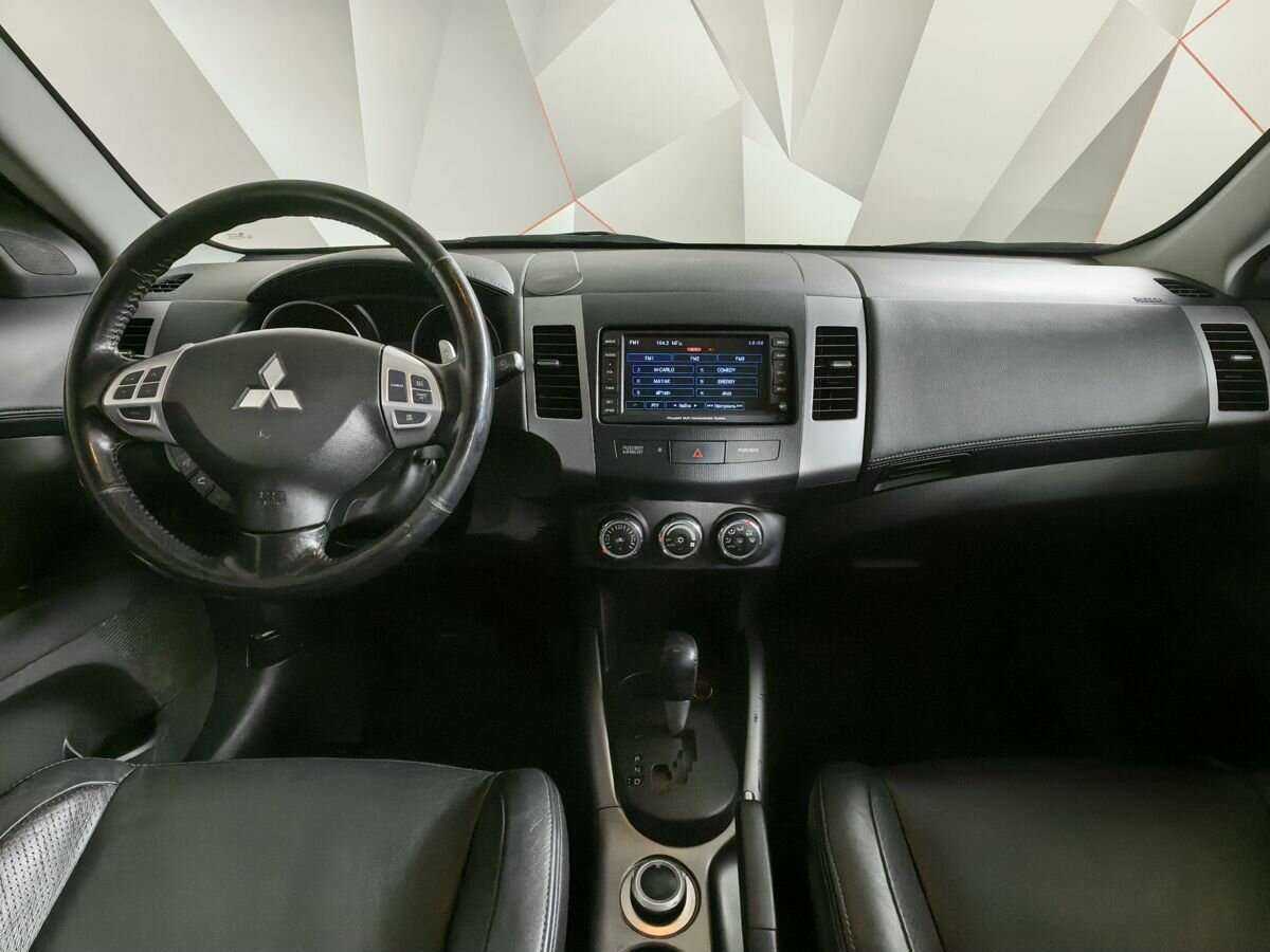 Купить Mitsubishi Outlander с пробегом. Фото: #9