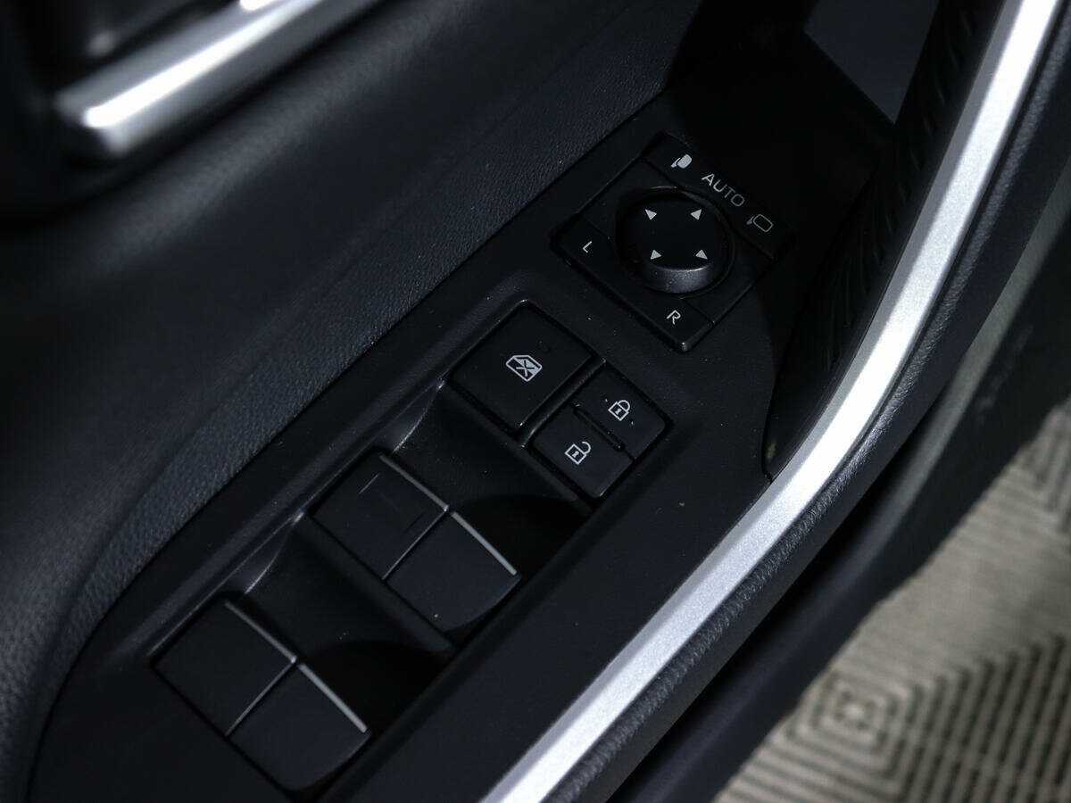 Купить Toyota RAV4 с пробегом. Фото: #17