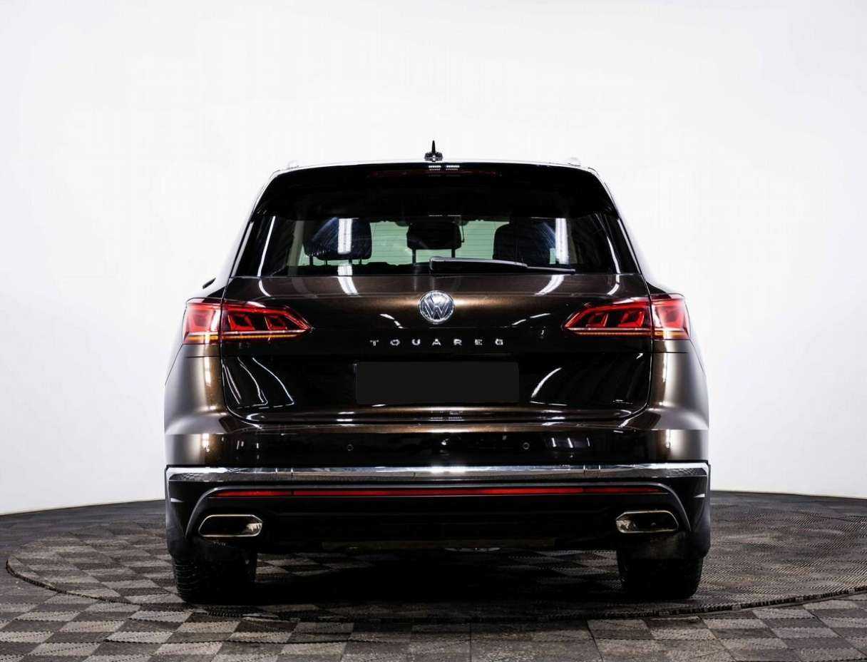 Купить Volkswagen Touareg с пробегом. Фото: #4