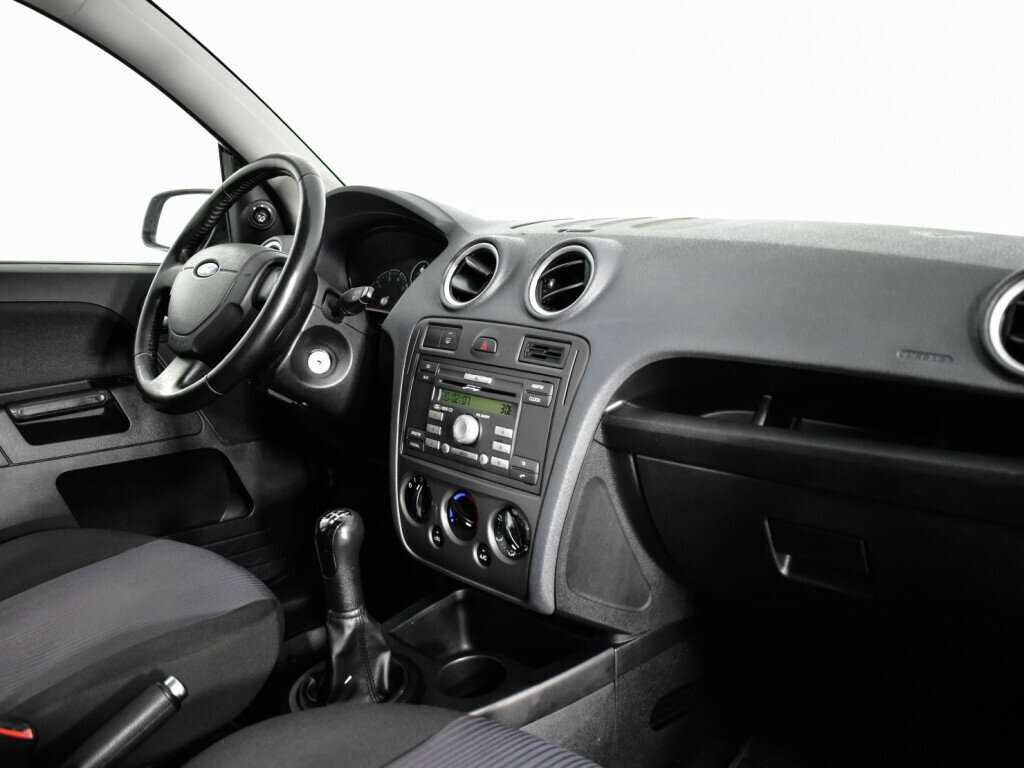 Купить Ford Fusion с пробегом. Фото: #8