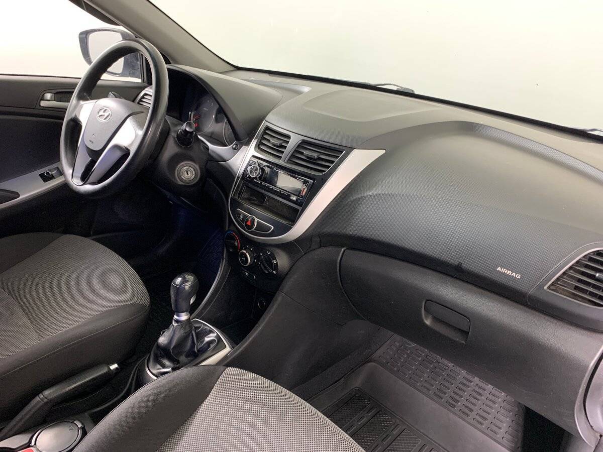 Купить Hyundai Solaris с пробегом. Фото: #12