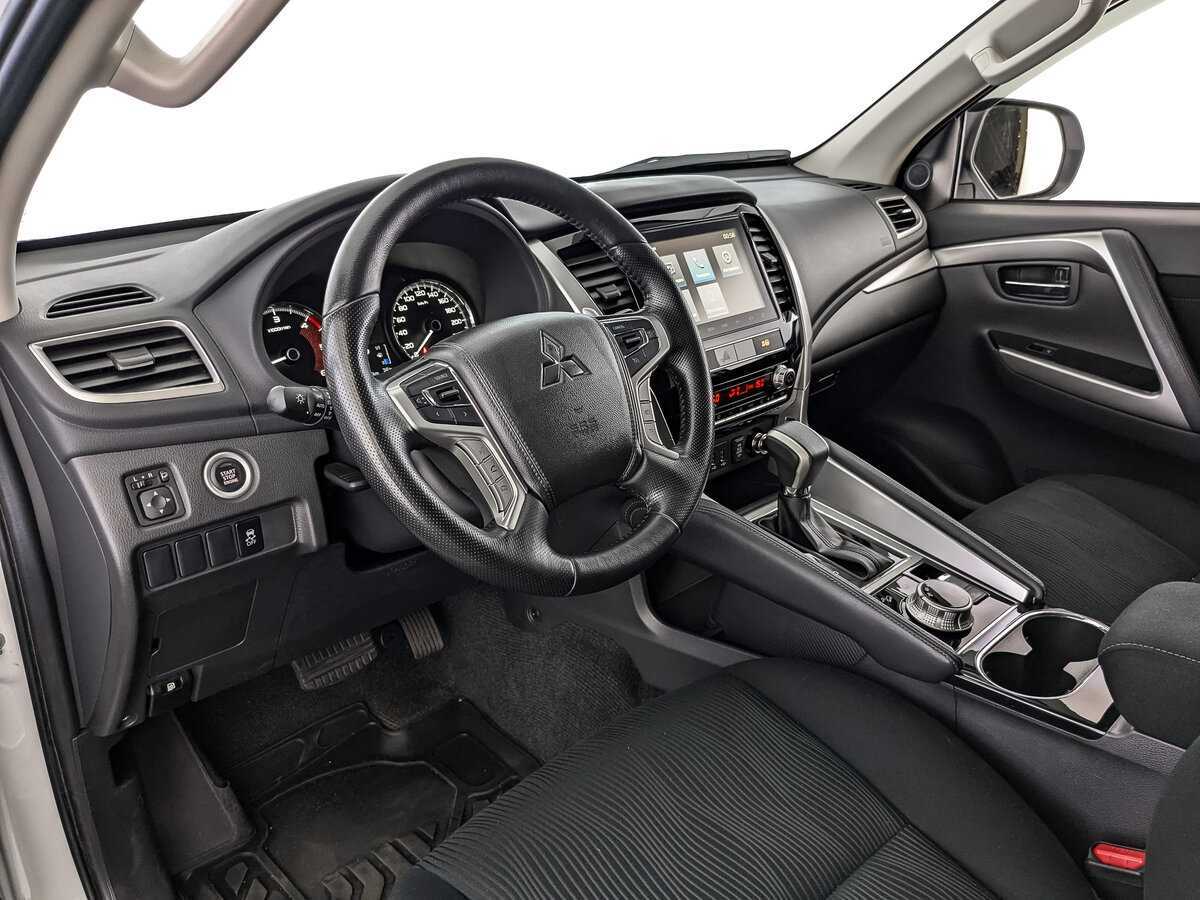 Купить Mitsubishi Pajero Sport с пробегом. Фото: #10