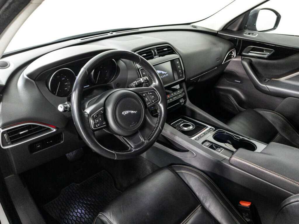 Купить Jaguar F-Pace с пробегом. Фото: #10