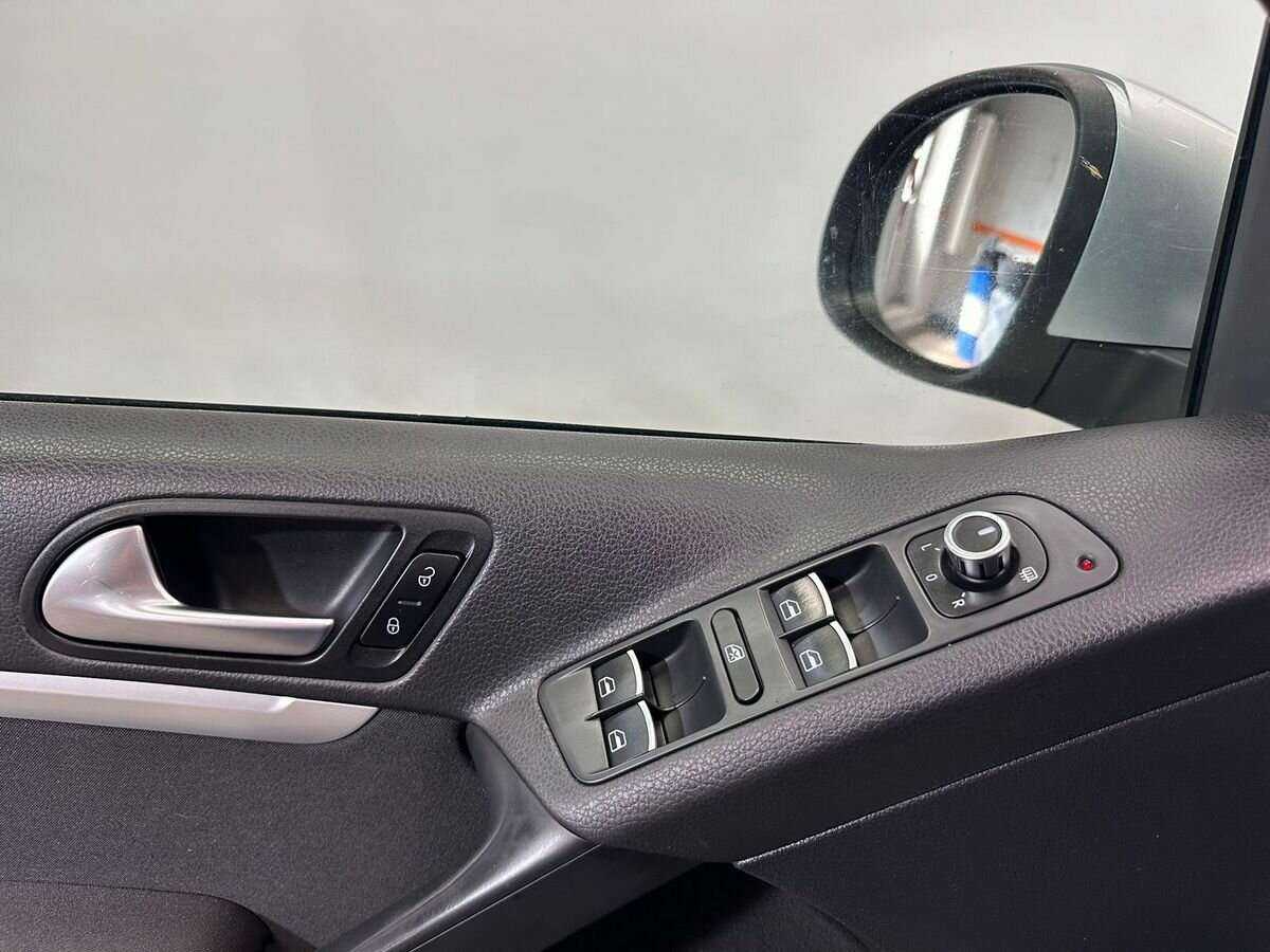 Купить Volkswagen Tiguan с пробегом. Фото: #11