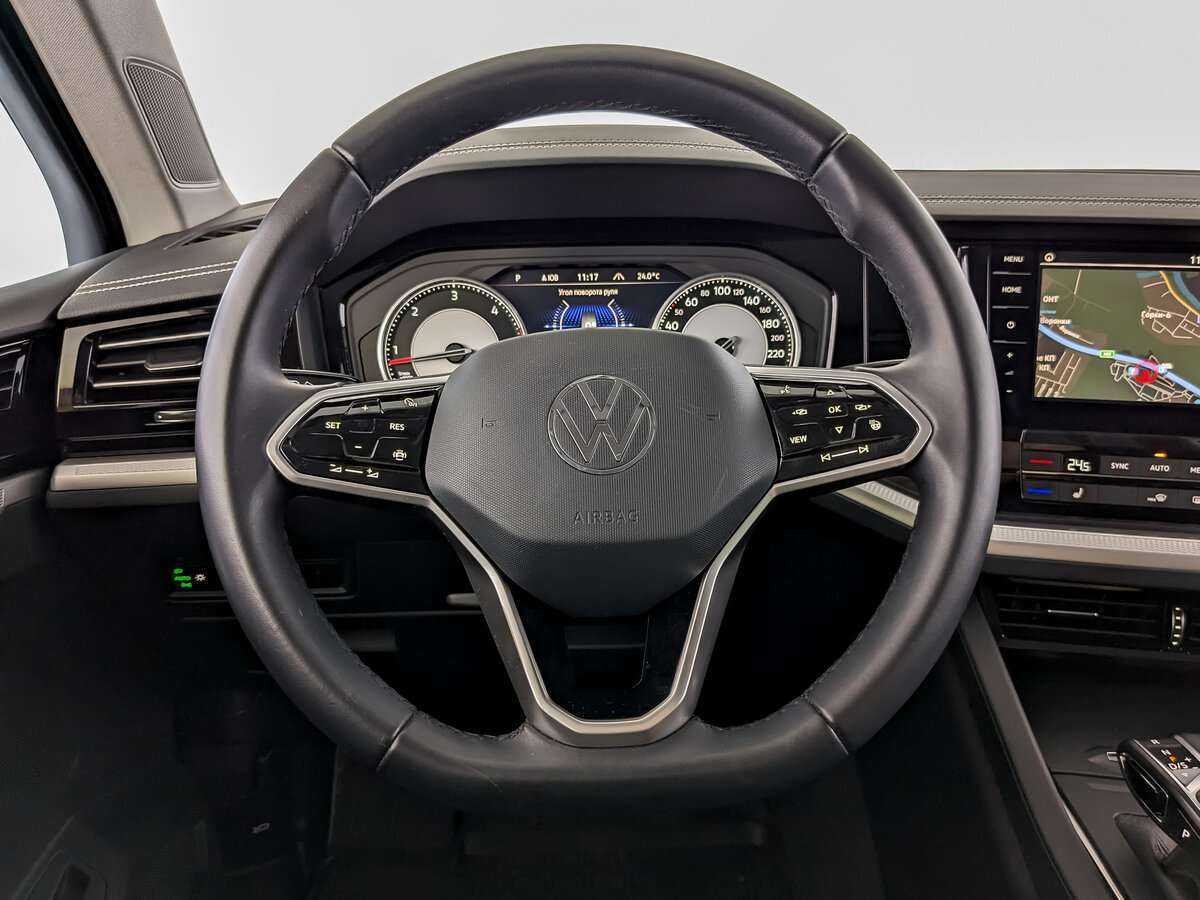 Купить Volkswagen Touareg с пробегом. Фото: #21