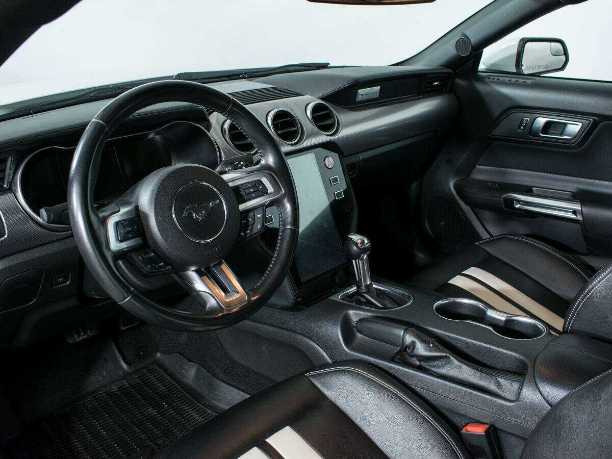 Купить Ford Mustang с пробегом. Фото: #12