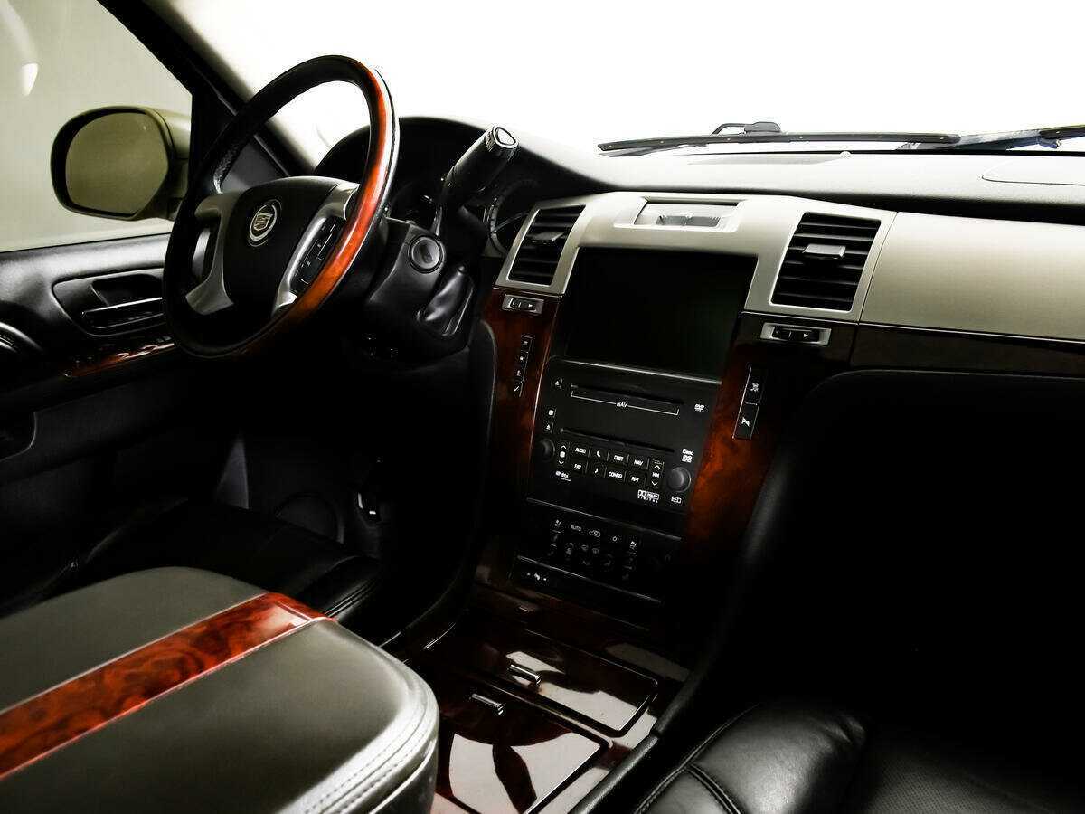 Купить Cadillac Escalade с пробегом. Фото: #7