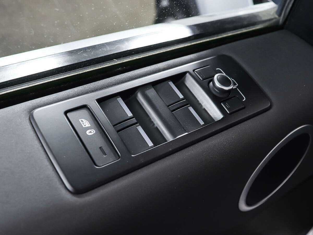 Купить Land Rover Discovery с пробегом. Фото: #18