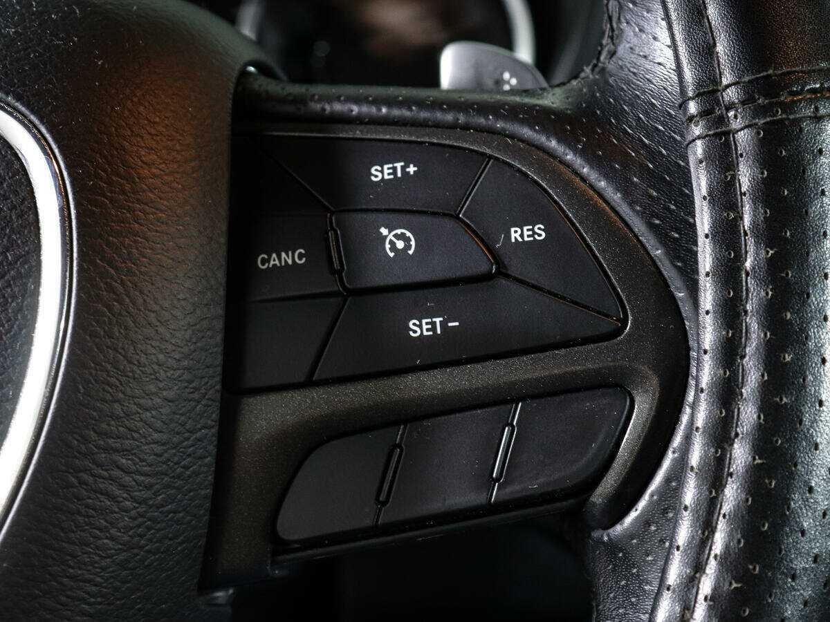 Купить Dodge Challenger с пробегом. Фото: #20
