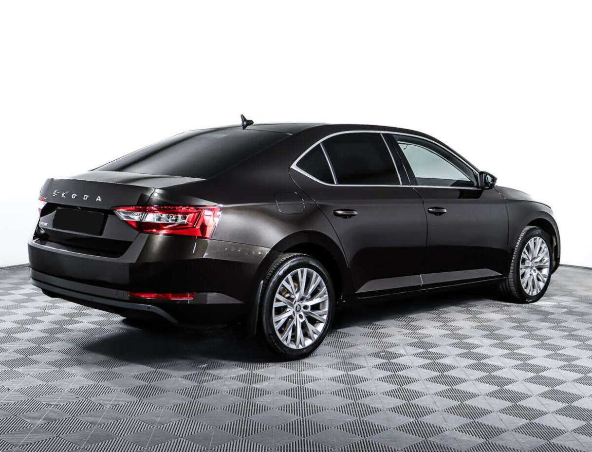 Купить Skoda Superb с пробегом. Фото: #4
