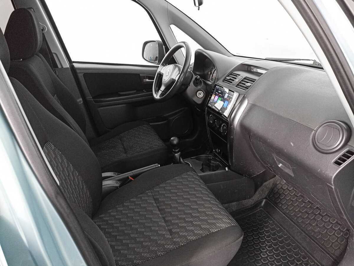 Купить Suzuki SX4 с пробегом. Фото: #8