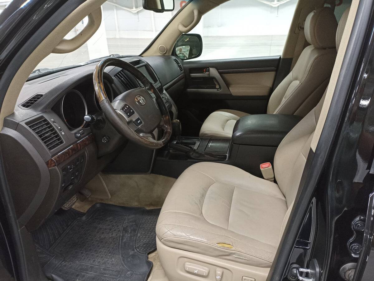 Купить Toyota Land Cruiser с пробегом. Фото: #15