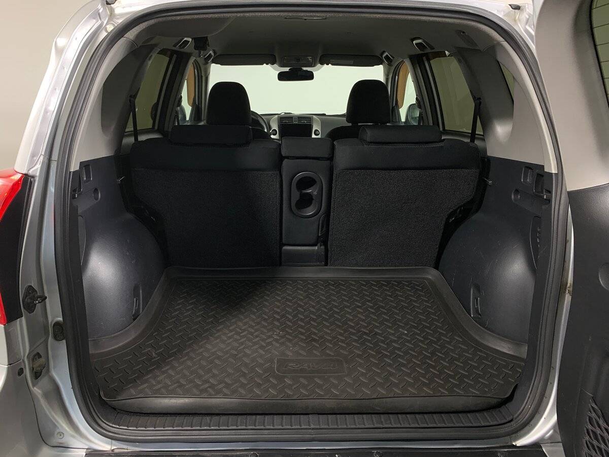 Купить Toyota RAV4 с пробегом. Фото: #18
