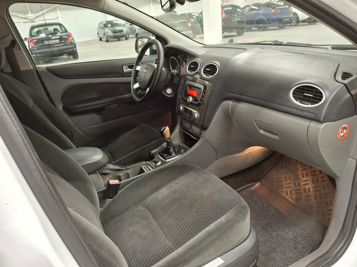 Купить Ford Focus с пробегом. Фото: #10