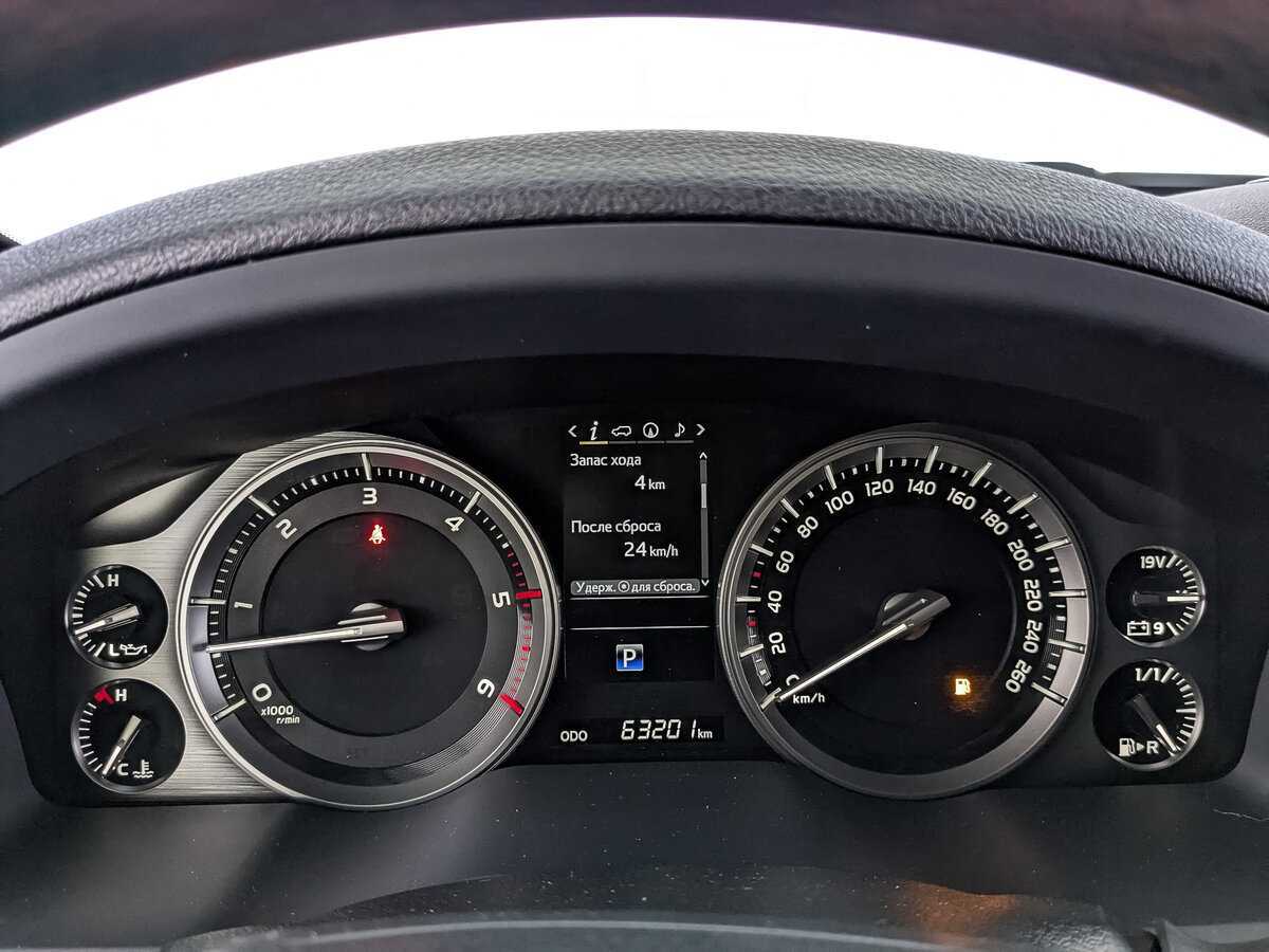 Купить Toyota Land Cruiser с пробегом. Фото: #13