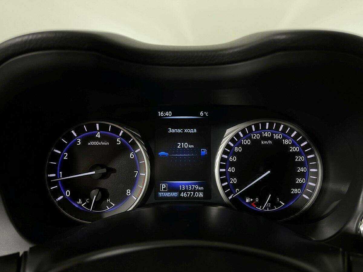 Купить Infiniti Q50 с пробегом. Фото: #10